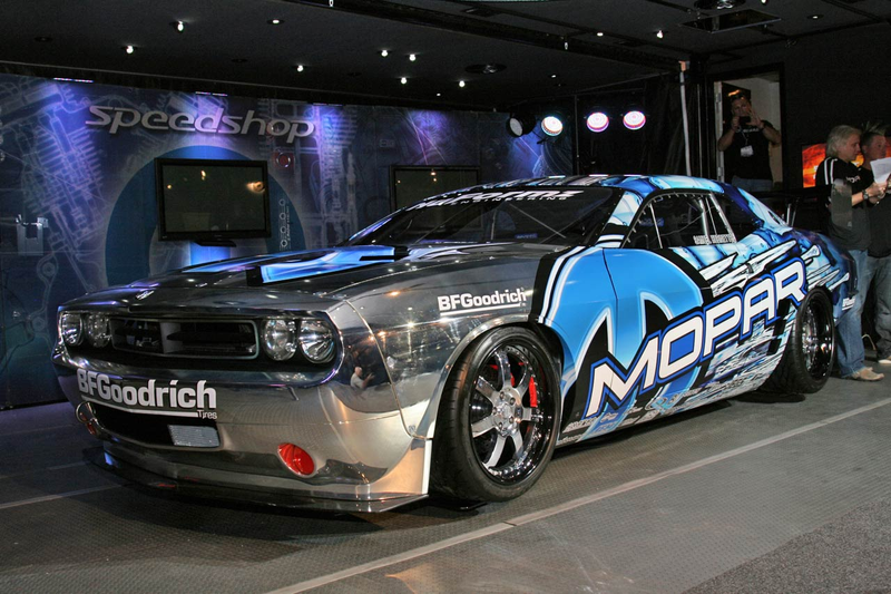 Illustration for article titled 2009 Mopar Drift Dodge Challenger Slides Into SEMA